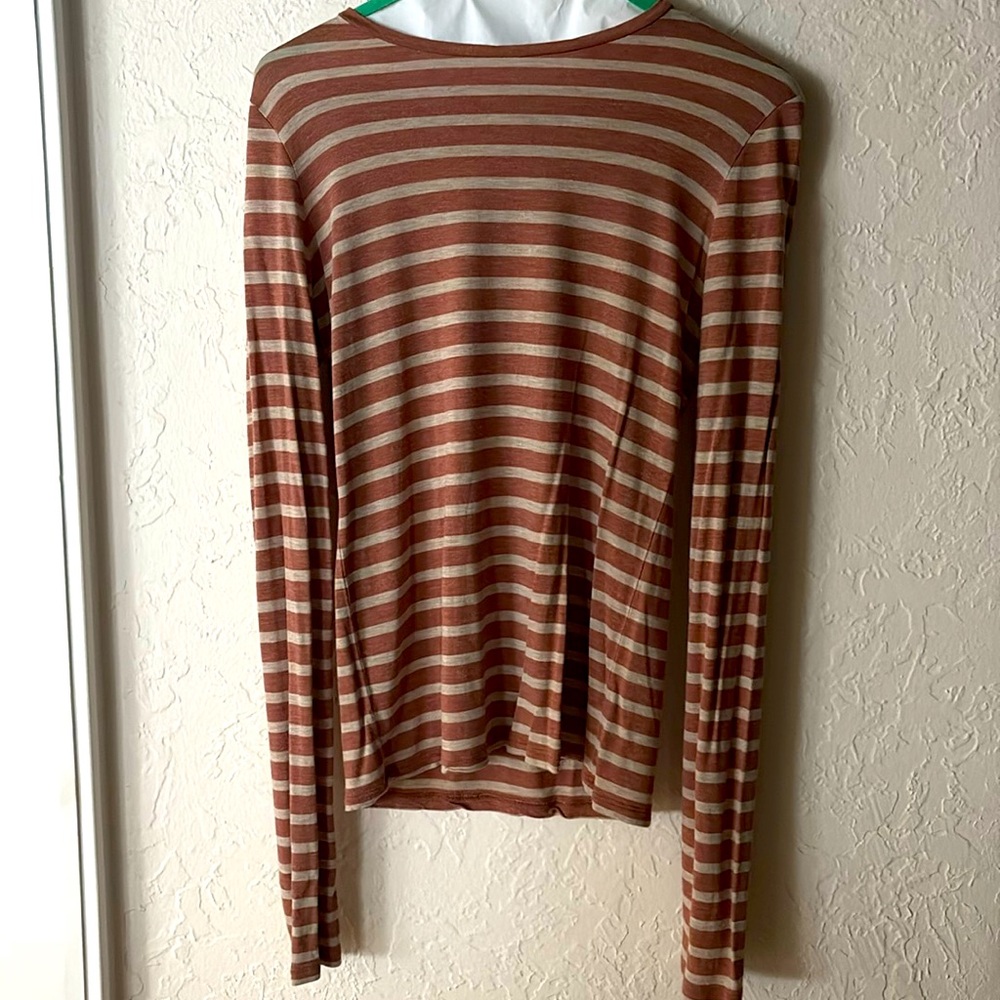 Vince rust and beige long sleeve tee